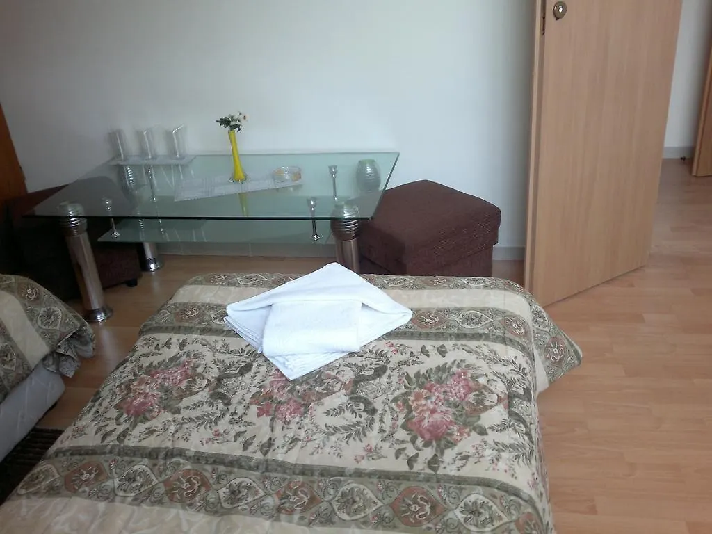 Yubim Motel Sofia 3*,